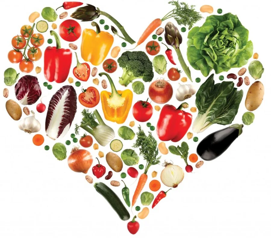 Cœur composé de fruits et légumes